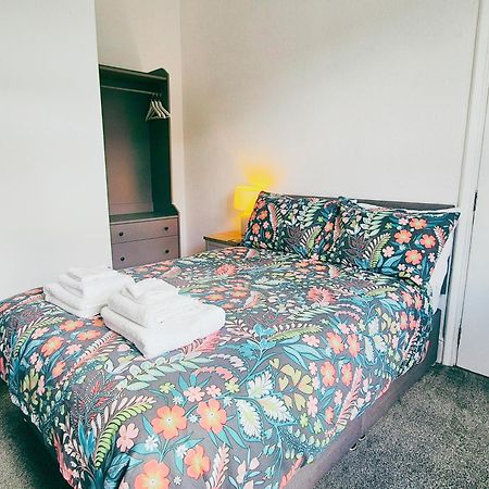 Cozy Room In Modern House Near نوتينغهام المظهر الخارجي الصورة