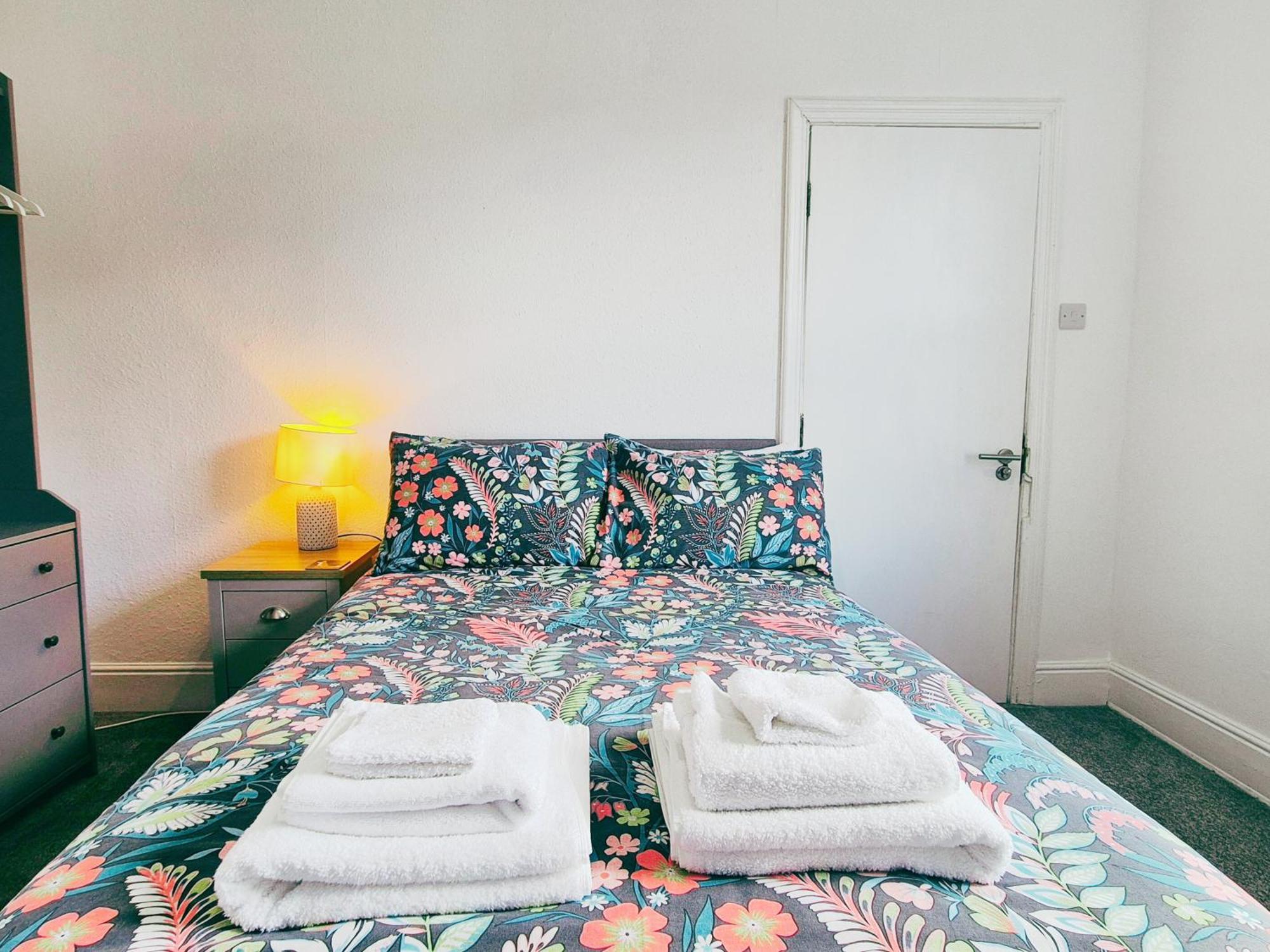 Cozy Room In Modern House Near نوتينغهام المظهر الخارجي الصورة